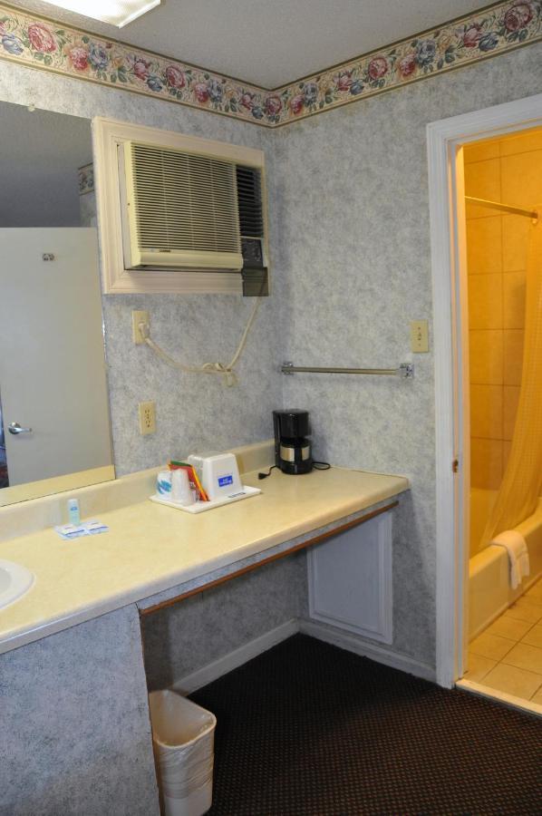 Merrimac Inn & Suites Williamsburg Extérieur photo