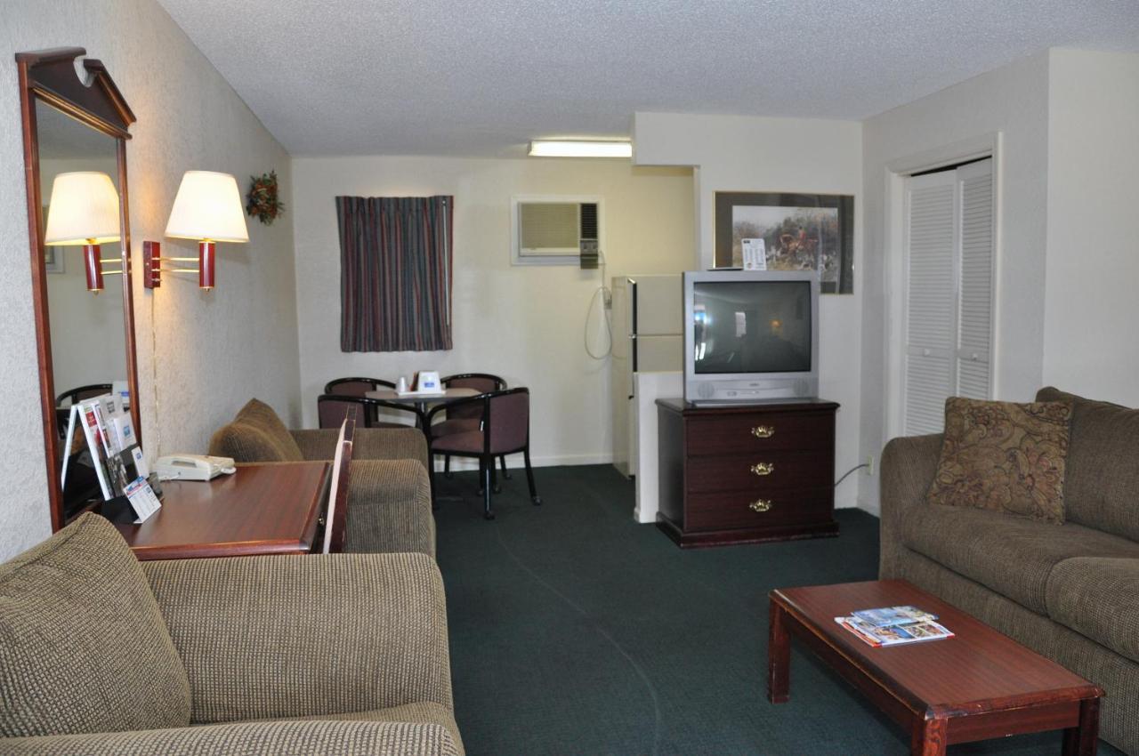 Merrimac Inn & Suites Williamsburg Extérieur photo